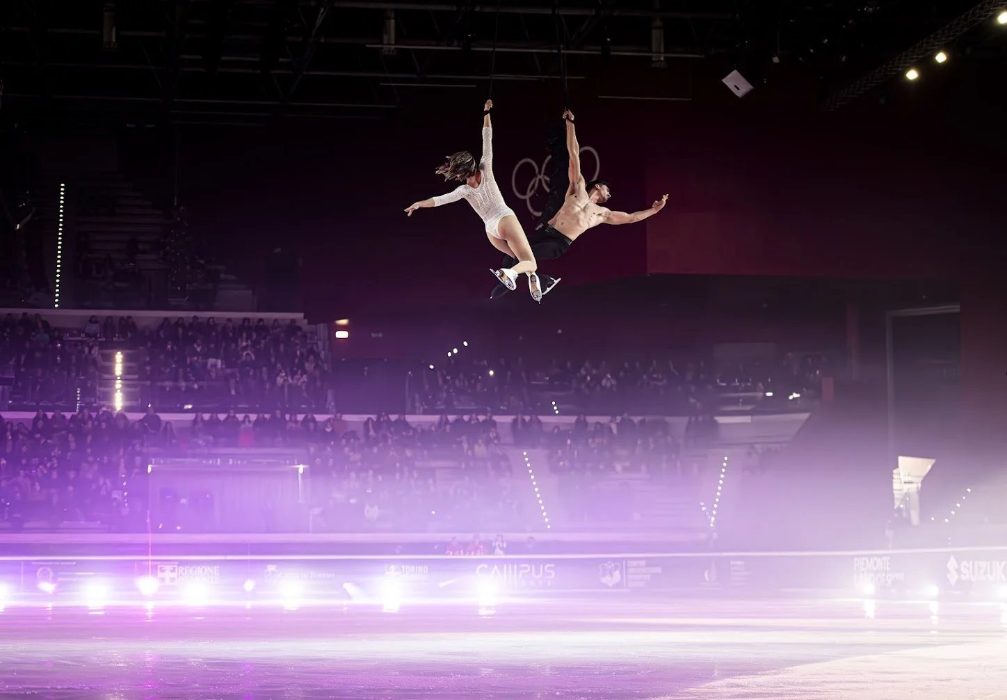 Dream Team on Ice — acrobati in volo sotto i cerchi olimpici